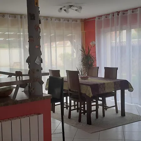 Charmante Maison Dans Village Villa *